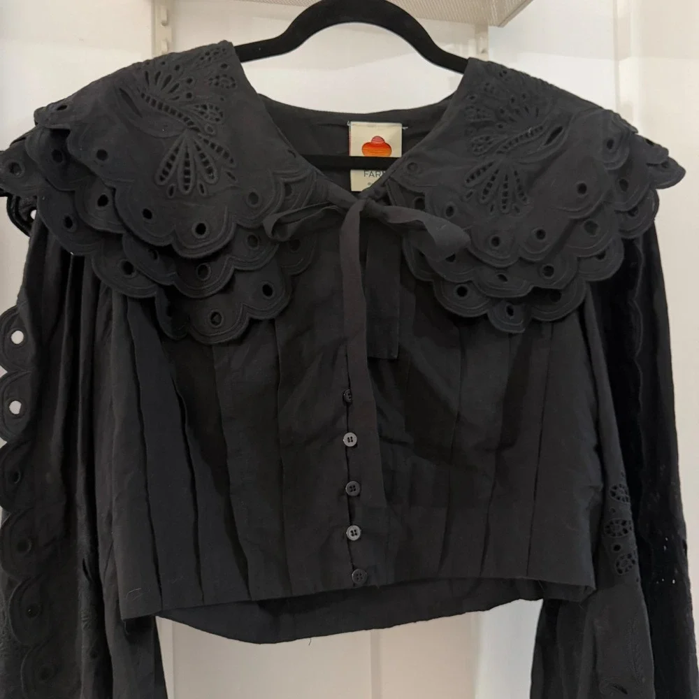 Farm Rio Black Richelieu Big Collar Blouse Eyelet Embroidered Crop Top Large NWT